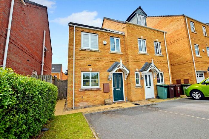 2 Bedroom Semi-Detached House To Rent In Springfield Road, Lofthouse, Wakefield, West Yorkshire, WF3