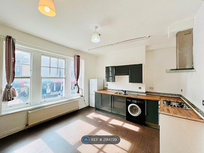 2 Bedroom Flat To Rent In Mitcham Road, London, SW17