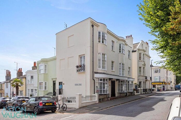 3 Bedroom Apartment To Rent In Montpelier Place, Brighton, BN1