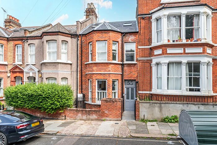 3 Bedroom Detached House For Sale In Iveley Road, London, SW4