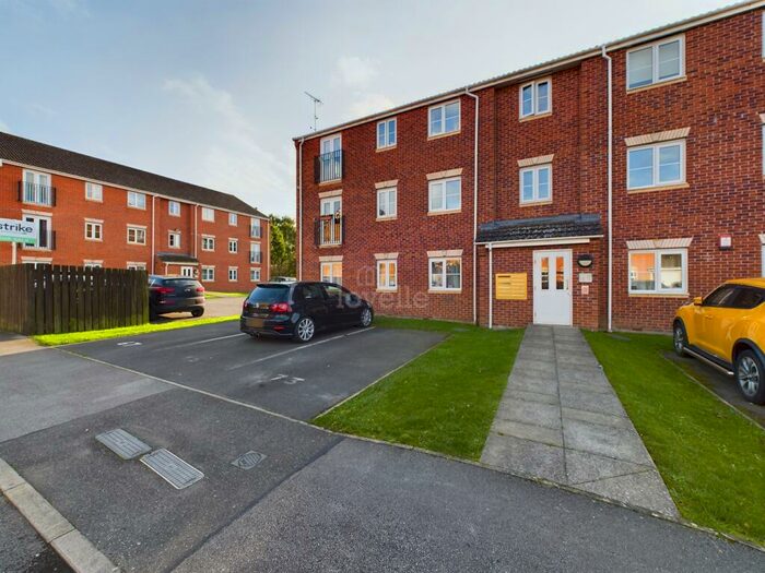 2 Bedroom Flat To Rent In Heather Gardens, North Hykeham, LN6