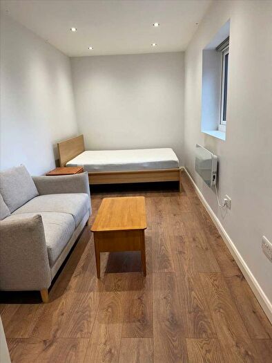 Studio To Rent In Alpha Street South, Slough, SL1