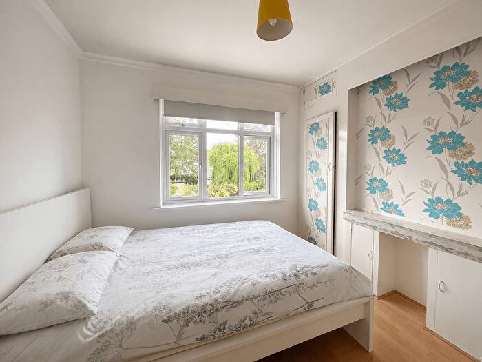 3 Bedroom Terraced House To Rent In Cranleigh Gardens, Harrow, HA3