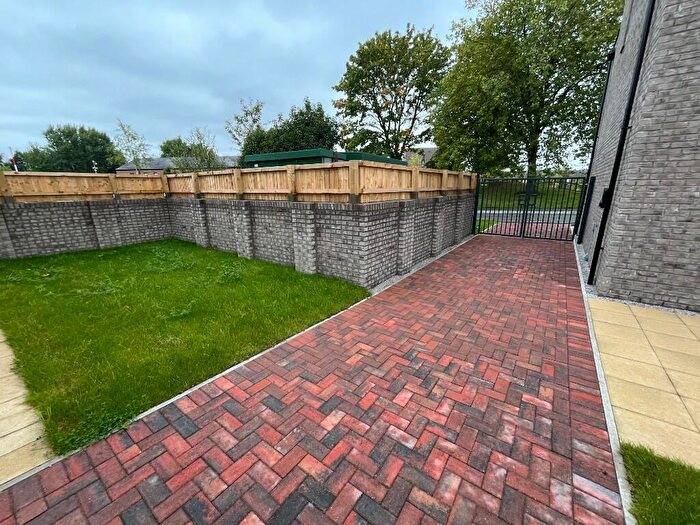 4 Bedroom Semi-Detached House To Rent In Jockey Street, Salford, Greater Manchester, M6