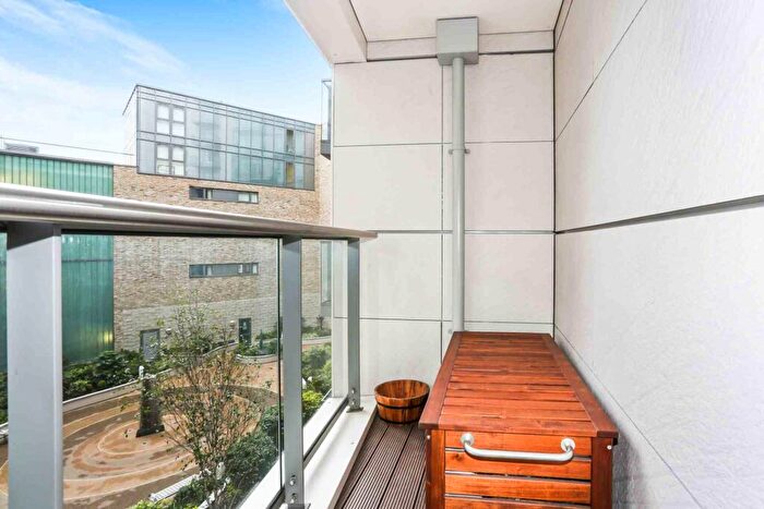 1 Bedroom Apartment To Rent In Courtyard Apartments, Avantgarde Place, Shoreditch, E1