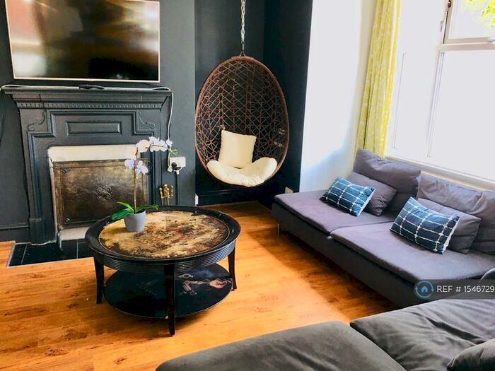 7 Bedroom End Of Terrace House To Rent In Fairbank Avenue, Manchester, M14