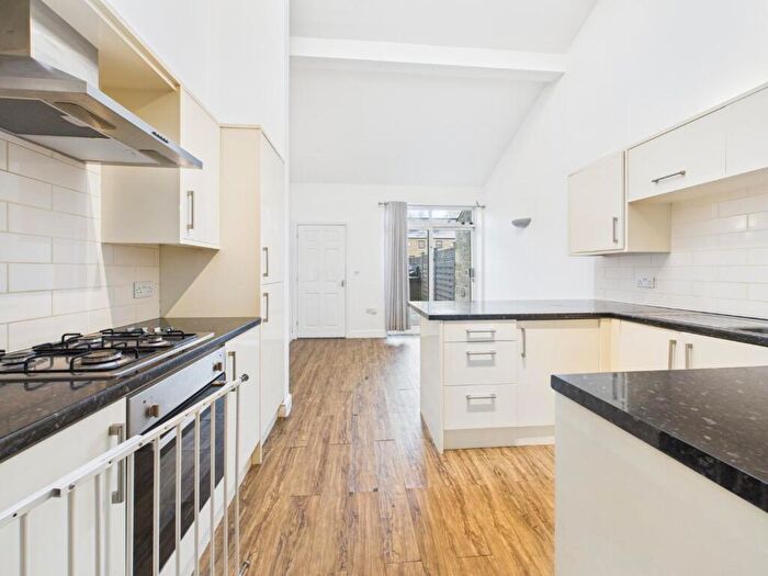 3 Bedroom House To Rent In Owens Quay, Bingley, BD16