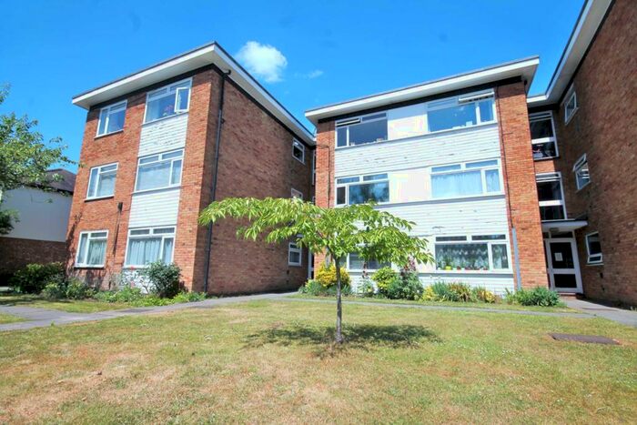 1 Bedroom Flat To Rent In Sycamore Grove, New Malden, KT3