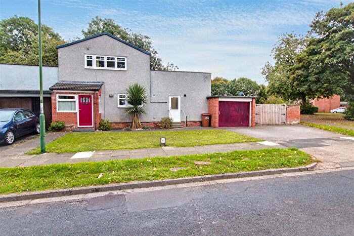 4 Bedroom Detached House For Sale In Cumby Road, Newton Aycliffe, DL5