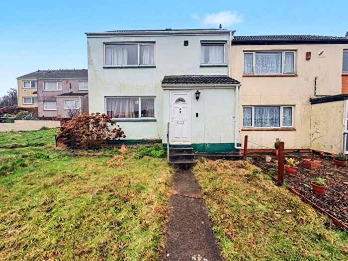 3 Bedroom Semi-Detached House For Sale In Deer Park, Plymouth, PL3