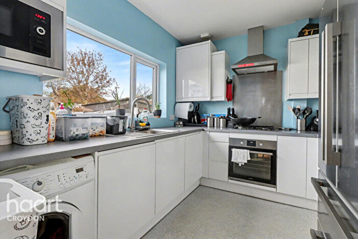 3 Bedroom Semi Detached House For Sale In Page Crescent, Croydon, CR0