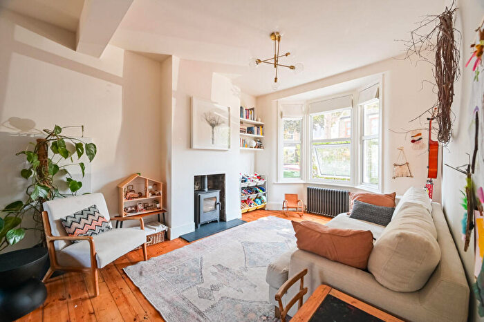 4 Bedroom Terraced House To Rent In Sutton Court Road, Plaistow, London, E13
