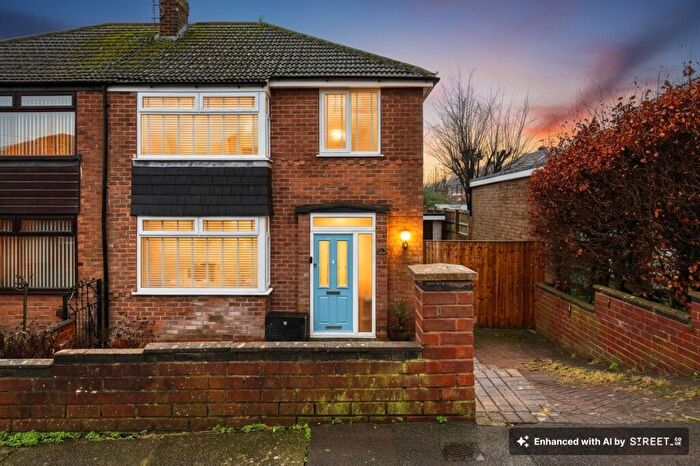 3 Bedroom Semi Detached House For Sale In Green End, Haughton Green, Denton, M34