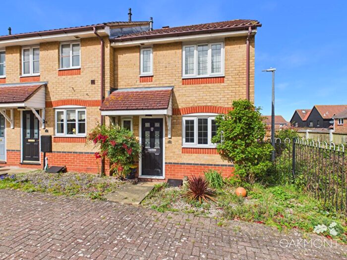 2 Bedroom End Of Terrace House To Rent In Heron Close, Rayleigh, SS6