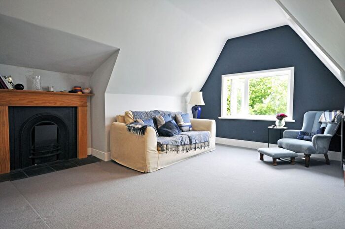 2 Bedroom Flat To Rent In Castelnau, Barnes, SW13