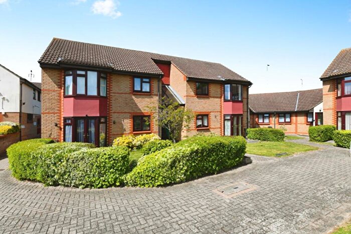 2 Bedroom Flat For Sale In Brackendale Court, Basildon, Essex, SS13