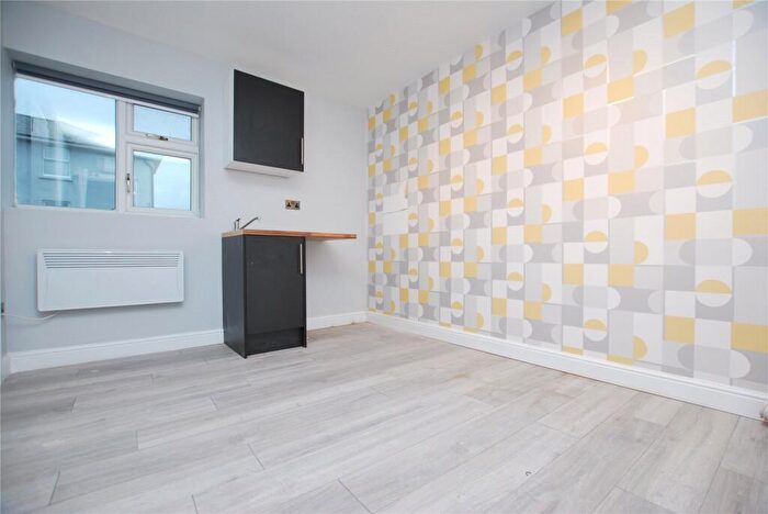 1 Bedroom House Of Multiple Occupation To Rent In Ash Road, Aldershot, Hampshire, GU12