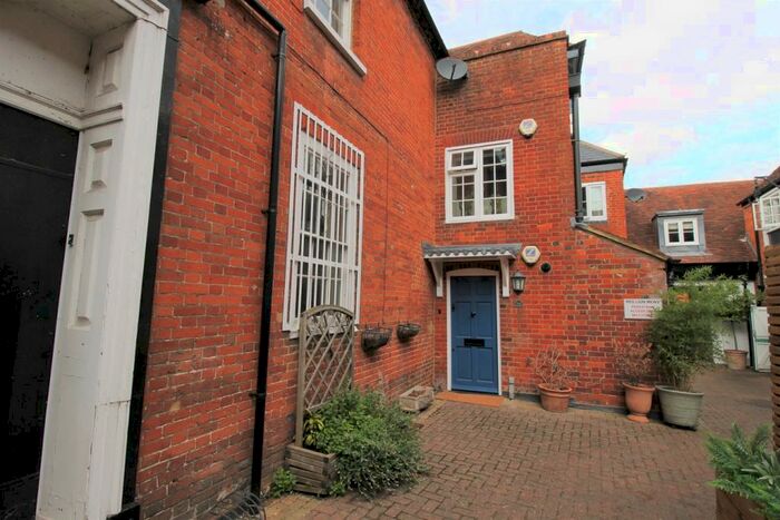 2 Bedroom Flat To Rent In Red Lion Mews, Odiham, Hook, RG29