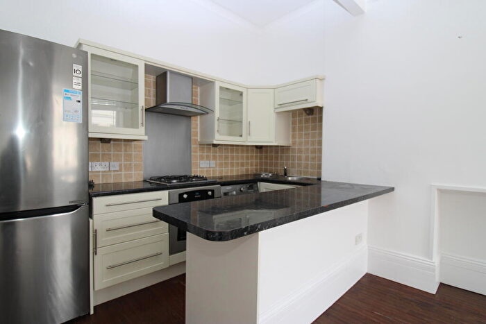 2 Bedroom Flat To Rent In Brunswick Place, Hove, BN3