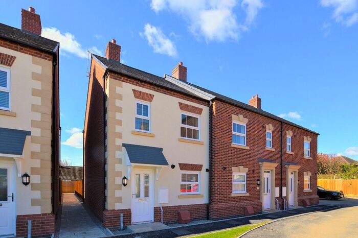 2 Bedroom End Of Terrace House To Rent In Peacock Place, Wigston, Leicester, LE18