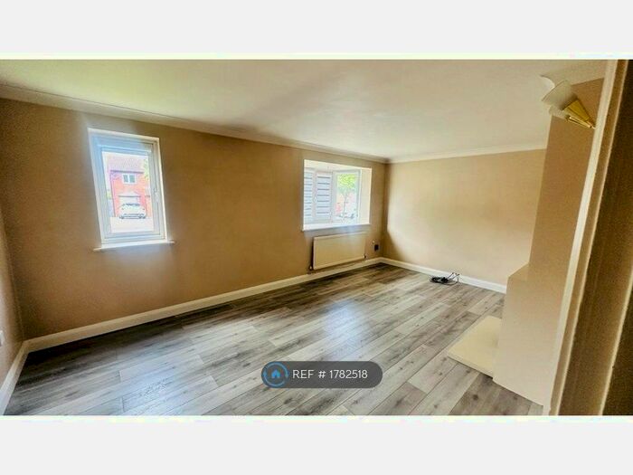 4 Bedroom Detached House To Rent In Attingham Hill, Milton Keynes, MK8