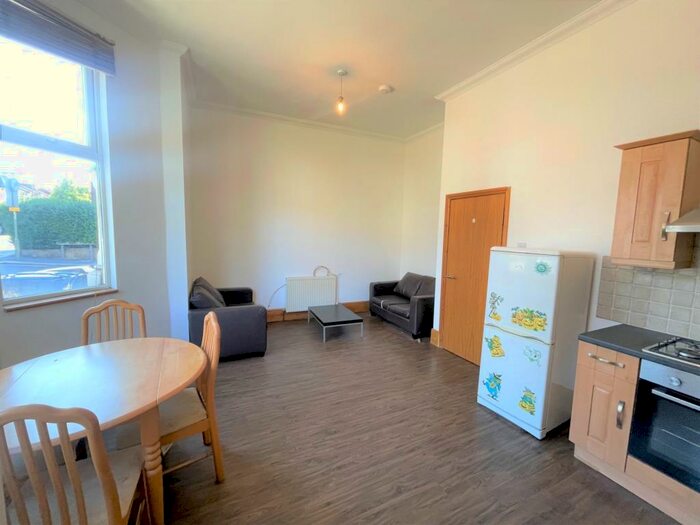 1 Bedroom Flat To Rent In Fortis Green, East Finchley, N2