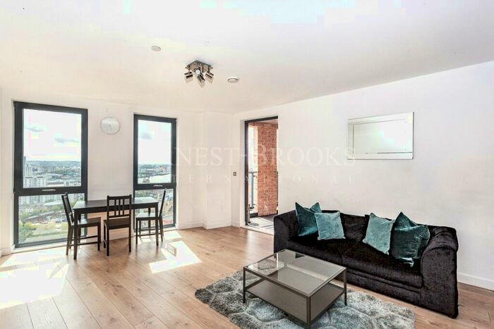 1 Bedroom Apartment To Rent In Roosevelt Tower, Williamsburg Plaza, Poplar, E14