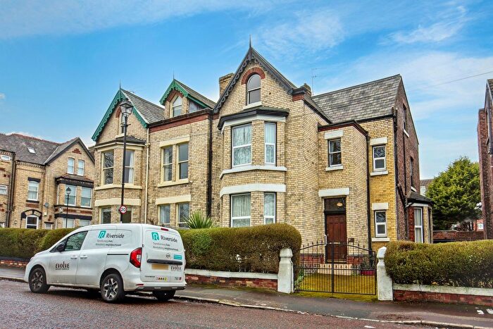 6 Bedroom Semi Detached House For Sale In Newsham Drive, Liverpool, L6