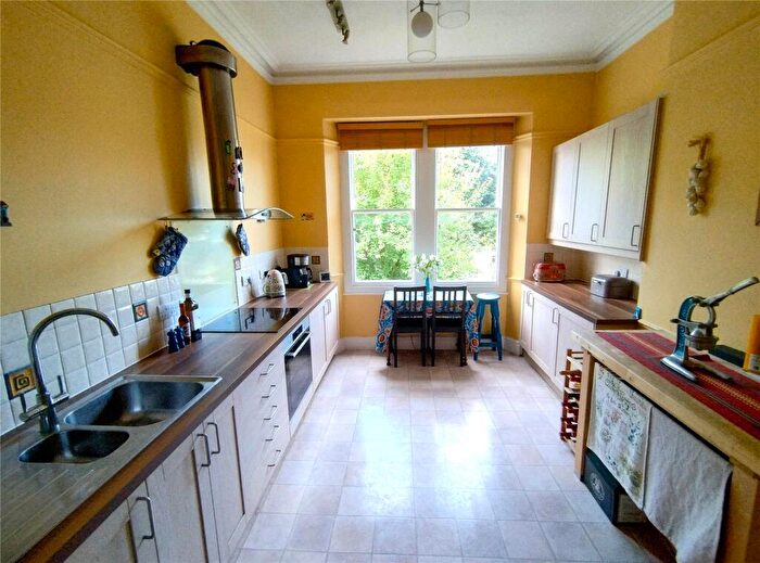 2 Bedroom Apartment For Sale In Durdham Park, Redland, Bristol, BS6