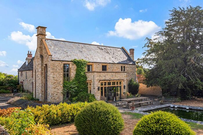 5 Bedroom Property To Rent In Little Faringdon, Lechdale, Gloucestershire, GL7