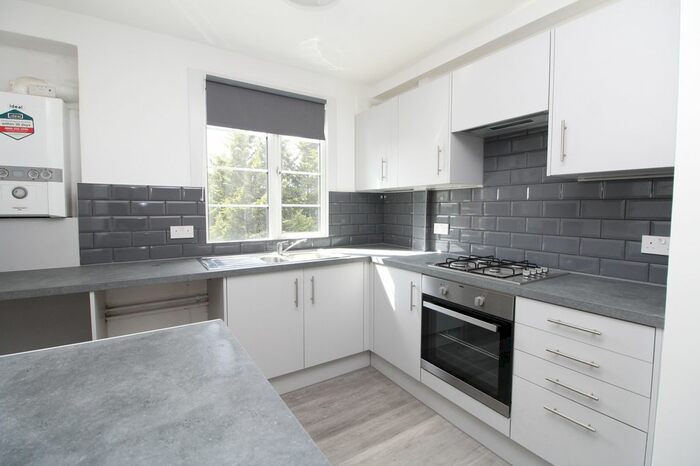 2 Bedroom Flat To Rent In Bromley Road, Bromley BR1