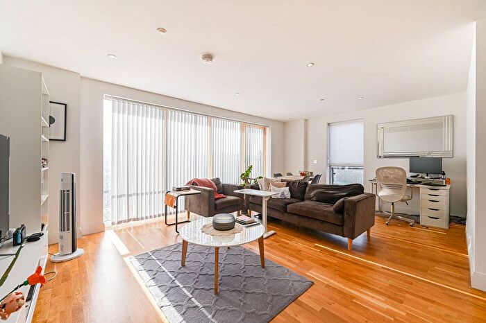 2 Bedroom Flat For Sale In Weston Point, Woolwich, London, SE18