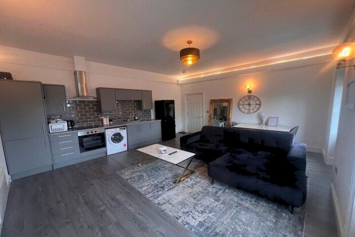 3 Bedroom Flat To Rent In St. Johns North, Wakefield, WF1