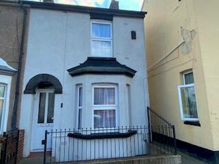 3 Bedroom Property To Rent In Gillingham, ME7