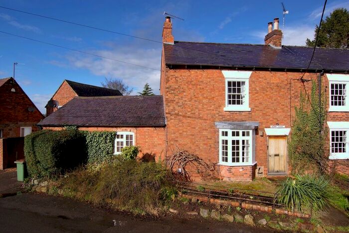 3 Bedroom Semi-Detached House For Sale In Breedon Lane, Tonge, DE73