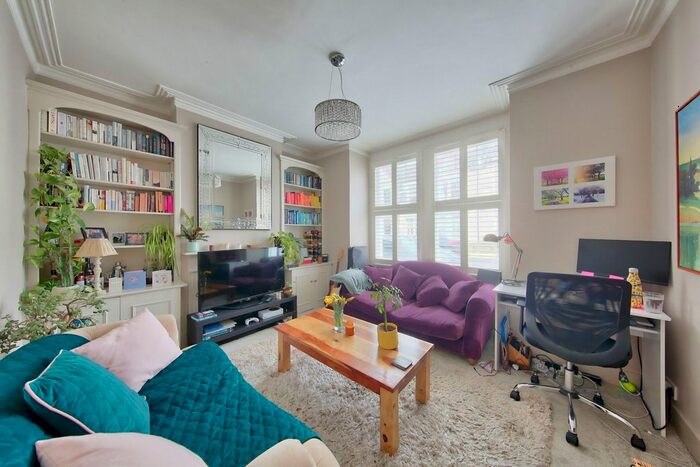 1 Bedroom Flat To Rent In Treport Street, Earlsfield, SW18