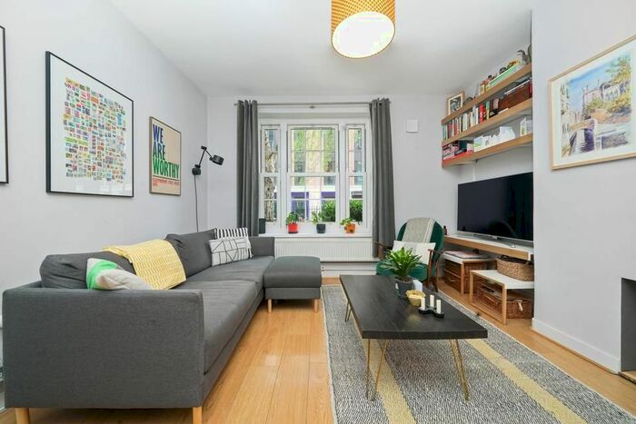 1 Bedroom Semi-Detached House To Rent In Kennington Oval, London, SE11