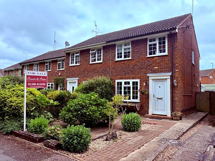 3 Bedroom Semi-Detached House For Sale In March Edge, Buckingham, MK18