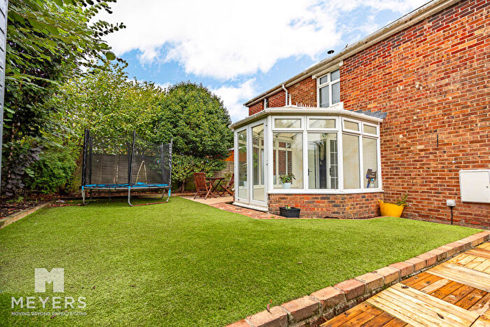 3 Bedroom Cottage For Sale In Malvern Road, Bournemouth, BH9