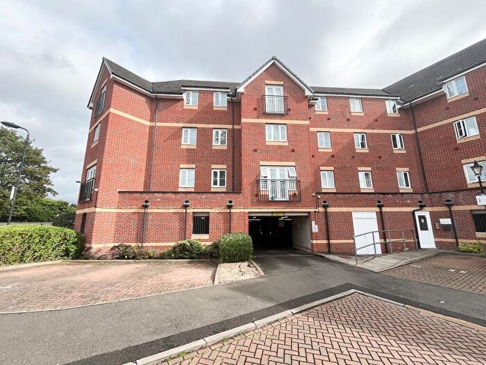 2 Bedroom Apartment To Rent In Eaton Avenue, Slough, Berkshire, SL1