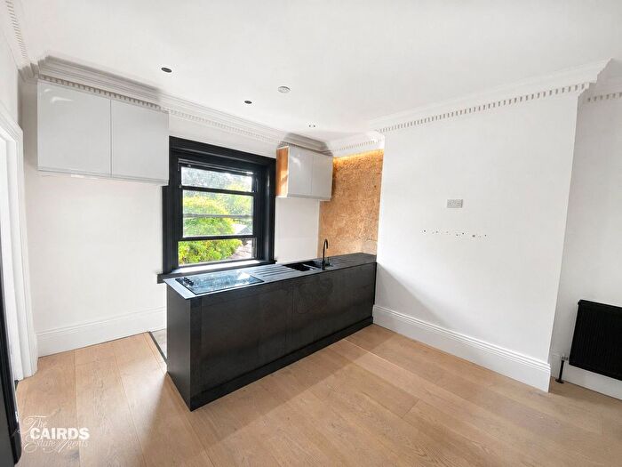 3 Bedroom Flat To Rent In Worple Road, Epsom, Surrey, KT18