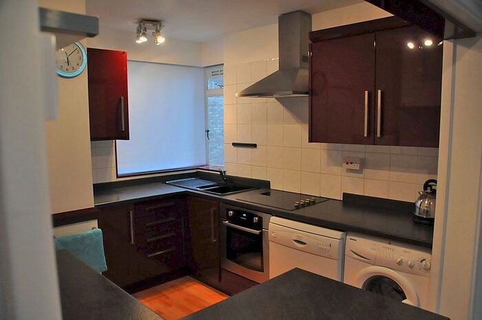 2 Bedroom Flat To Rent In Lymer Avenue, London, SE19