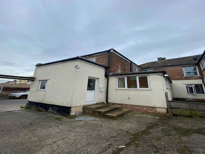 1 Bedroom Flat To Rent In Bond Street, Trowbridge, Wiltshire, BA14