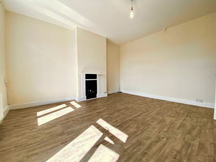 2 Bedroom Apartment To Rent In Waverley Road, St Albans, AL3