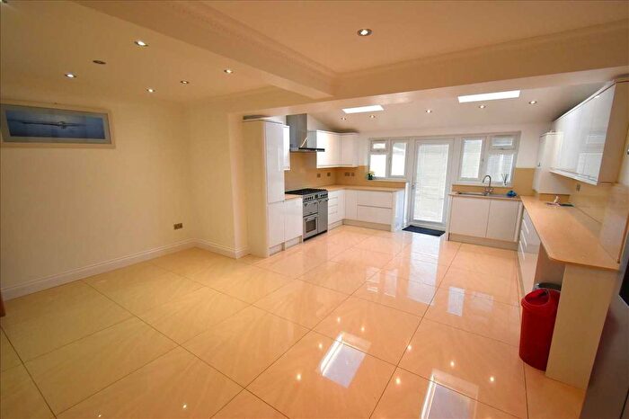 4 Bedroom Property To Rent In Lansbury Crescent, Dartford, DA1