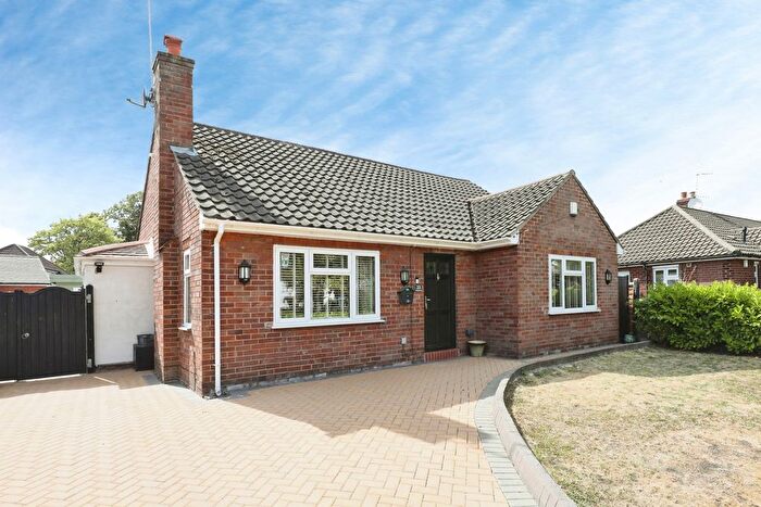 3 Bedroom Bungalow For Sale In Sycamore Avenue, Crewe, Cheshire, CW1