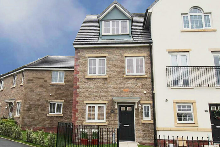 3 Bedroom Town House To Rent In Dyffryn Y Coed, Church Village, CF38