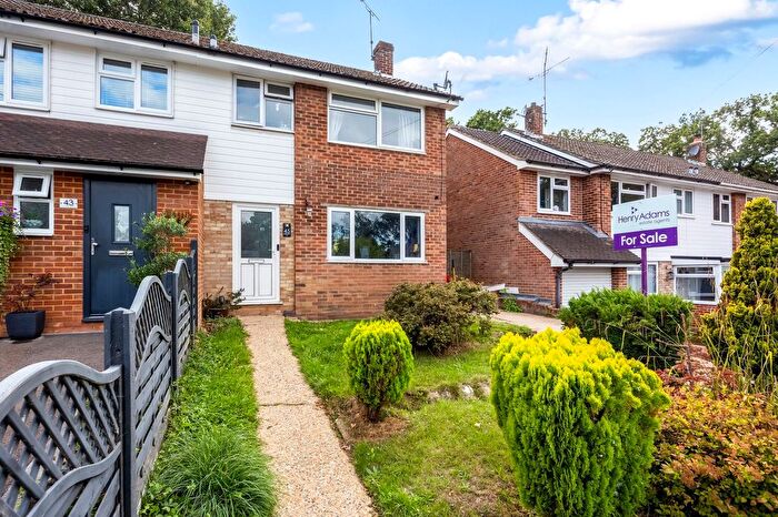 3 Bedroom Semi-Detached House For Sale In Collingwood Road, Horsham, RH12