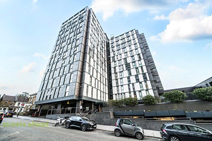 2 Bedroom Apartment To Rent In Masons Avenue, Croydon, CR0