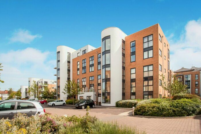 2 Bedroom Property To Rent In Pym Court, Cromwell Road, Cambridge, CB1